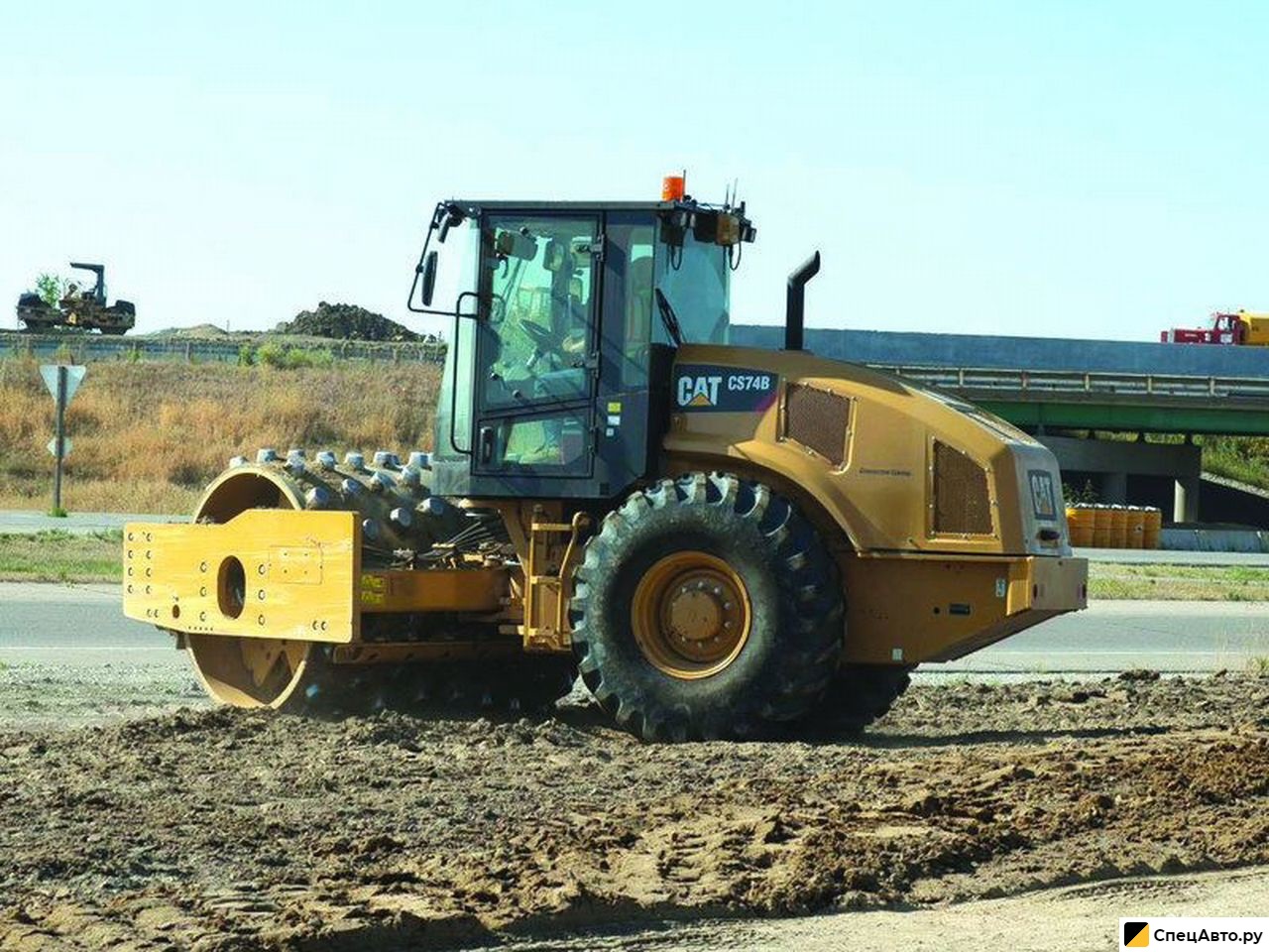 Caterpillar CS74 
